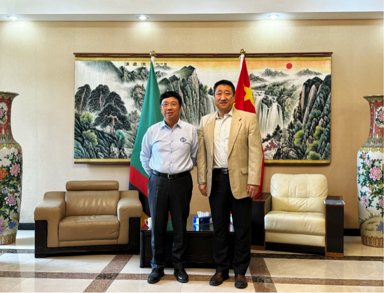 威廉體育董事長(zhǎng)王平衛(wèi)拜會(huì)中國(guó)駐贊比亞大使韓鏡