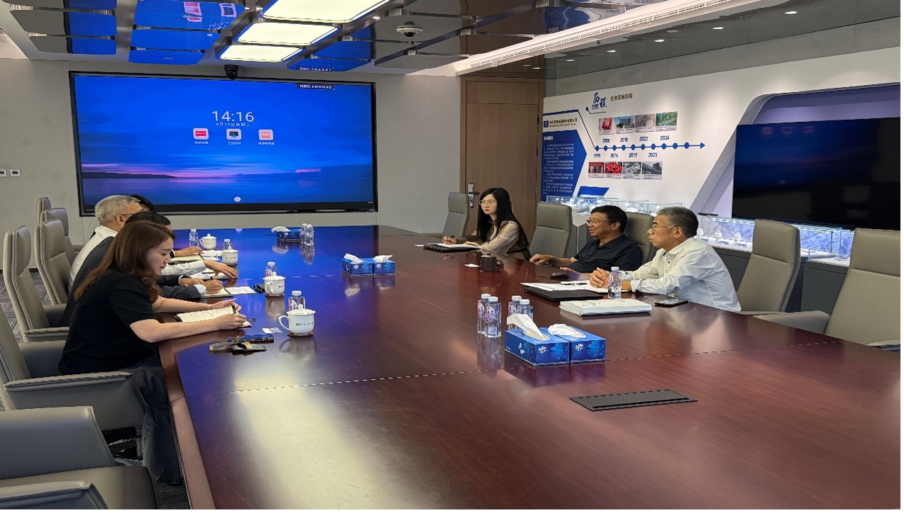 中非發展基金副總裁余焯銳一行到訪威廉體育總部